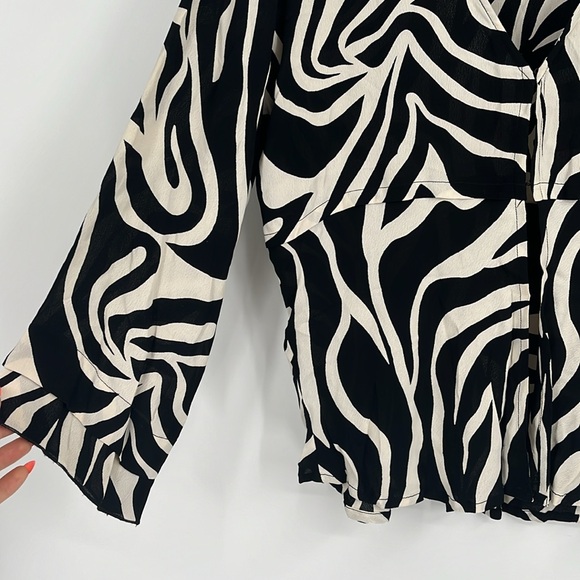 The Masai Clothing Company Vintage Zebra Black and Cream Blouse - Picture 4 of 9